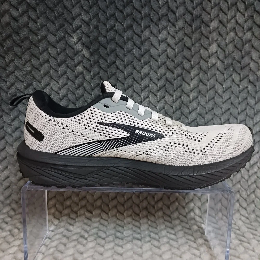 Brooks Revel 6 White Black Women's Walking Running Sneakers Shoes Size 7